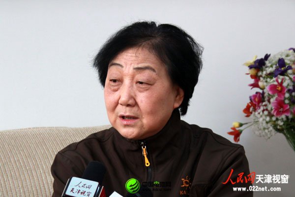 天津自行車行業協會理事長龔孝燕接受人民網天津視窗的采訪（攝影：孫曉川）