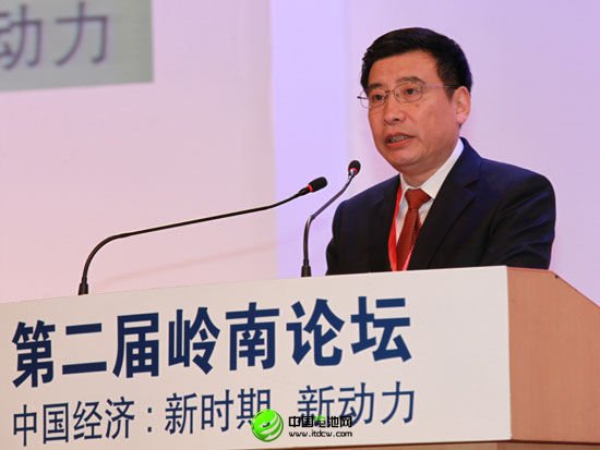 “第二屆嶺南論壇”于2013年3月31日在廣州舉行。上圖為工業和信息化部部長、黨組書記苗圩。(圖片來源：新浪財經 梁斌 攝)