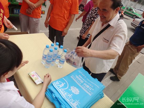 點擊圖片分享到上海灘微博