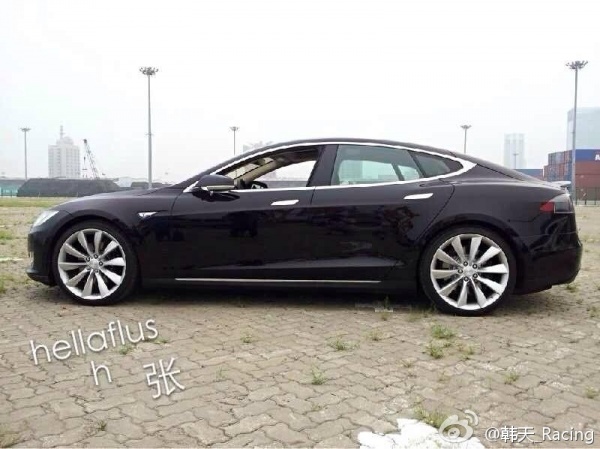 浙江土豪250萬元購(gòu)入內(nèi)地第一輛特斯拉(2)