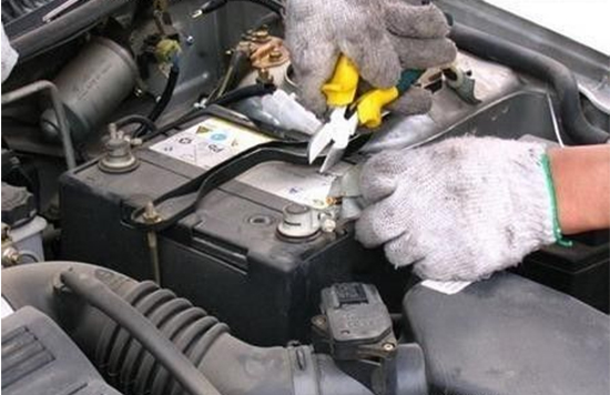 誰動(dòng)了我的蓄電池？ 冬季愛車沒電原因分析