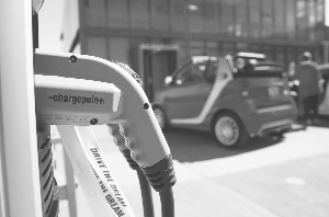 美新能源車步入狂飆軌道 氫能源行業或至拐點