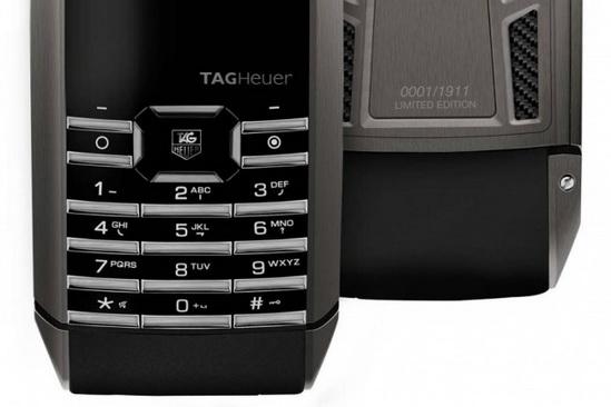 豪雅推出永不斷電奢華手機(jī)：屏幕集成太陽能充電板