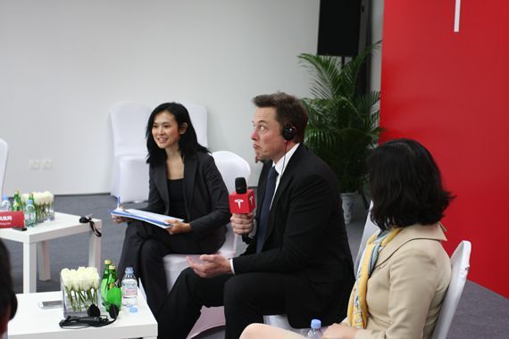 伊隆·馬斯克接受記者采訪