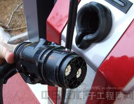 電池中的戰(zhàn)斗機：全方位解析特斯拉快速充電