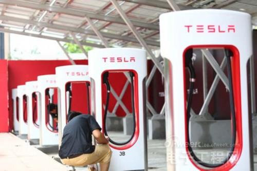 電池中的戰(zhàn)斗機：全方位解析特斯拉快速充電