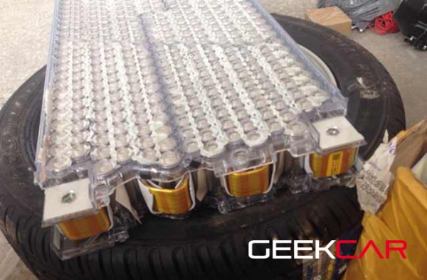 特斯拉終極拆解：Tesla電池熱管理系統大揭秘（之二）