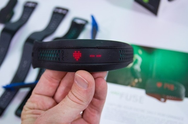 Moto蘋果難加冕 2014智能穿戴年終回顧