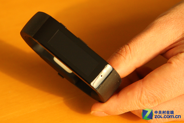 Moto蘋果難加冕 2014智能穿戴年終回顧