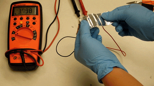 美研發(fā)可“彎”可“直”的鋰電池  挽救智能手表