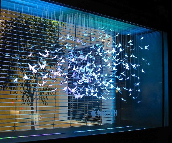 美到爆炸！蘋果Apple Watch巨幅玻璃廣告來了