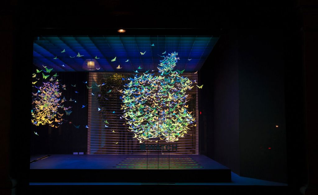 美到爆炸！蘋果Apple Watch巨幅玻璃廣告來了