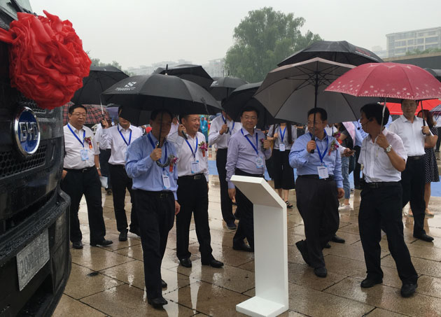 搭載多項核心技術(shù),代表中國環(huán)衛(wèi)裝備最高水平 搭載多項核心技術(shù),代表中國環(huán)衛(wèi)裝備最高水平