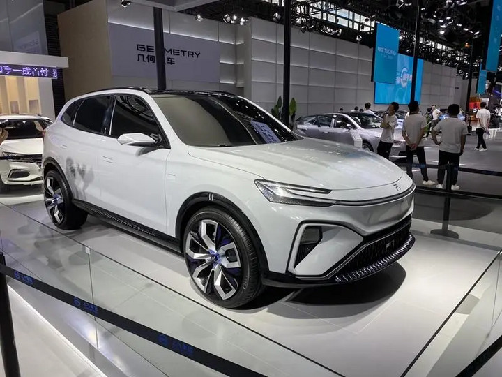 榮威MARVEL-R亮相！5G技術+L3自動駕駛  8月首發(fā)上市