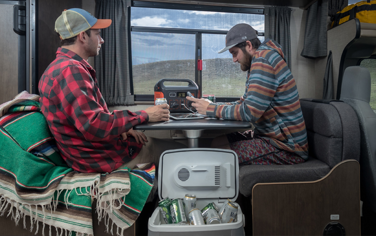 戶外能量補給站：電小二戶外電源解決戶外用電隱患