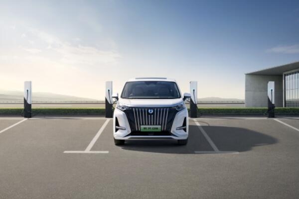 7325輛！騰勢(shì)D9穩(wěn)坐2月份35萬(wàn)以上新能源豪華MPV銷(xiāo)量榜首