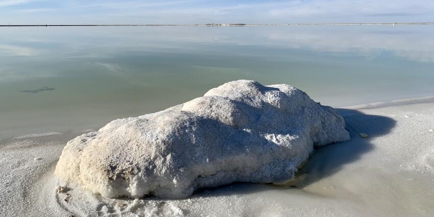 動(dòng)力電池庫(kù)存高企！碳酸鋰價(jià)格腰斬！冶煉廠開始停產(chǎn)保價(jià)？