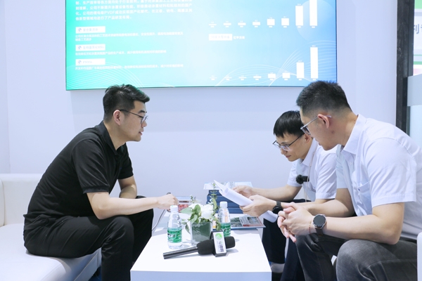 卓越鋁塑膜月均出貨200萬㎡ 25年長壽命高沖深儲能鋁塑膜量產(chǎn)出貨