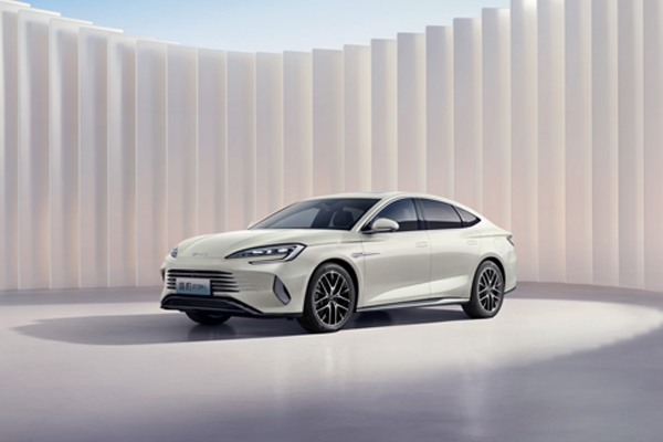 比亞迪2025款海豹售17.58萬起！海豹07DM-i售13.98萬起！