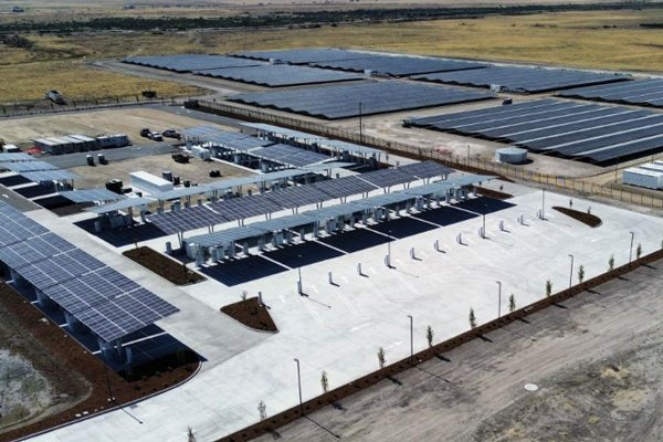 特斯拉二季度營收近225億美元 儲能裝機9.6GWh