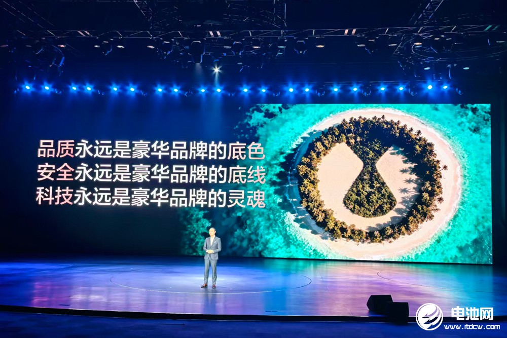 標配磷酸鐵鋰刀片電池！大六座安全豪華SUV騰勢N8L預(yù)定下一個爆款？