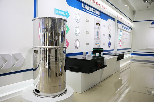 11月電解液、六氟磷酸鋰產量上漲明顯！12月分化將至？