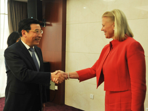 苗圩會(huì)見美國IBM公司董事長、總裁羅睿蘭