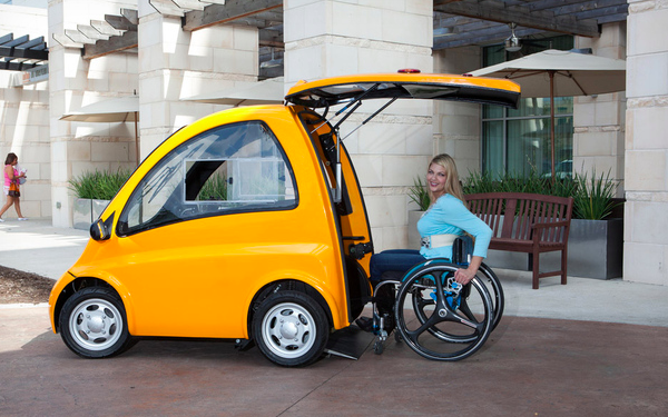  誰說坐輪椅不方便出行？Kenguru 讓你開著車出門