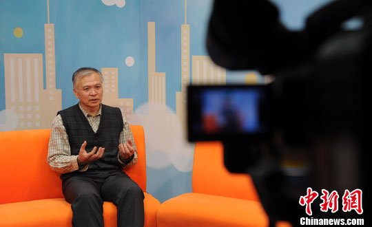 清華大學汽車工程開發(fā)研究院常務副院長，汽車安全與節(jié)能國家重點實驗室副主任宋健