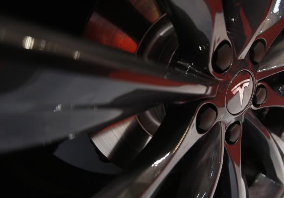 電動汽車八大質疑：特斯拉是真實還是謊言？