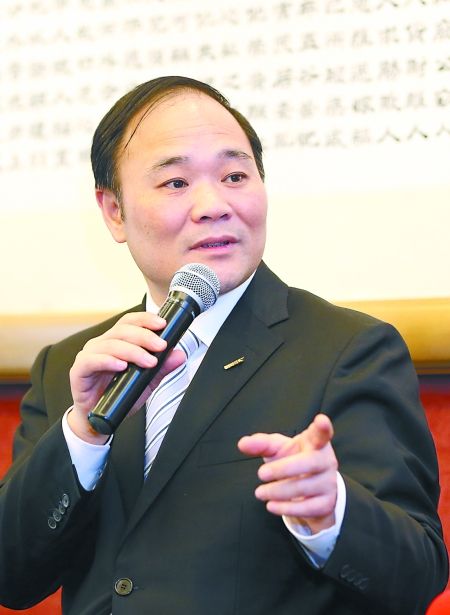 全國政協委員、浙江吉利控股集團董事長李書福