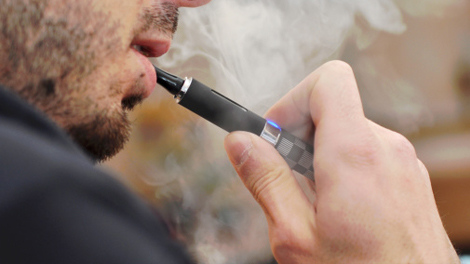 因電子煙電池過熱突然爆炸 美國兩處民宅失火 