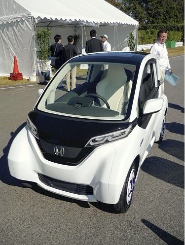 不能再土豪了！超小型電動汽車才是未來主流 