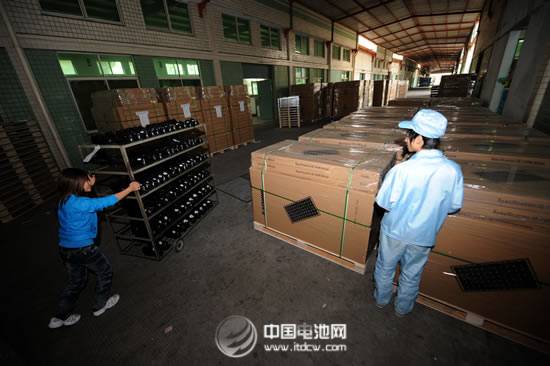 遭遇反傾銷 河南省2013年太陽能電池出口量增價跌