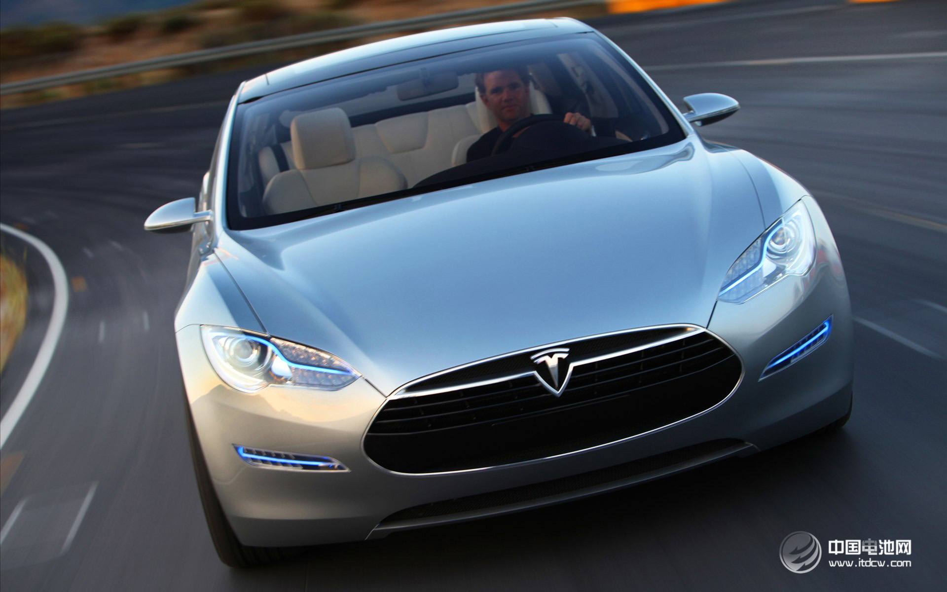 特斯拉你不懂中國(guó)土豪的心 這都不是事兒？