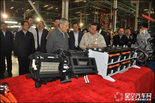 前國(guó)務(wù)院副總理李嵐清視察陜西西安比亞迪