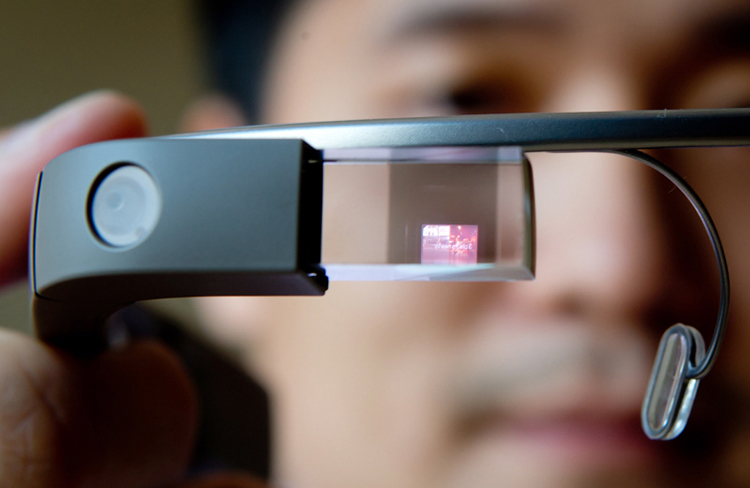 找不到電動車的充電站？那問問Google Glass吧