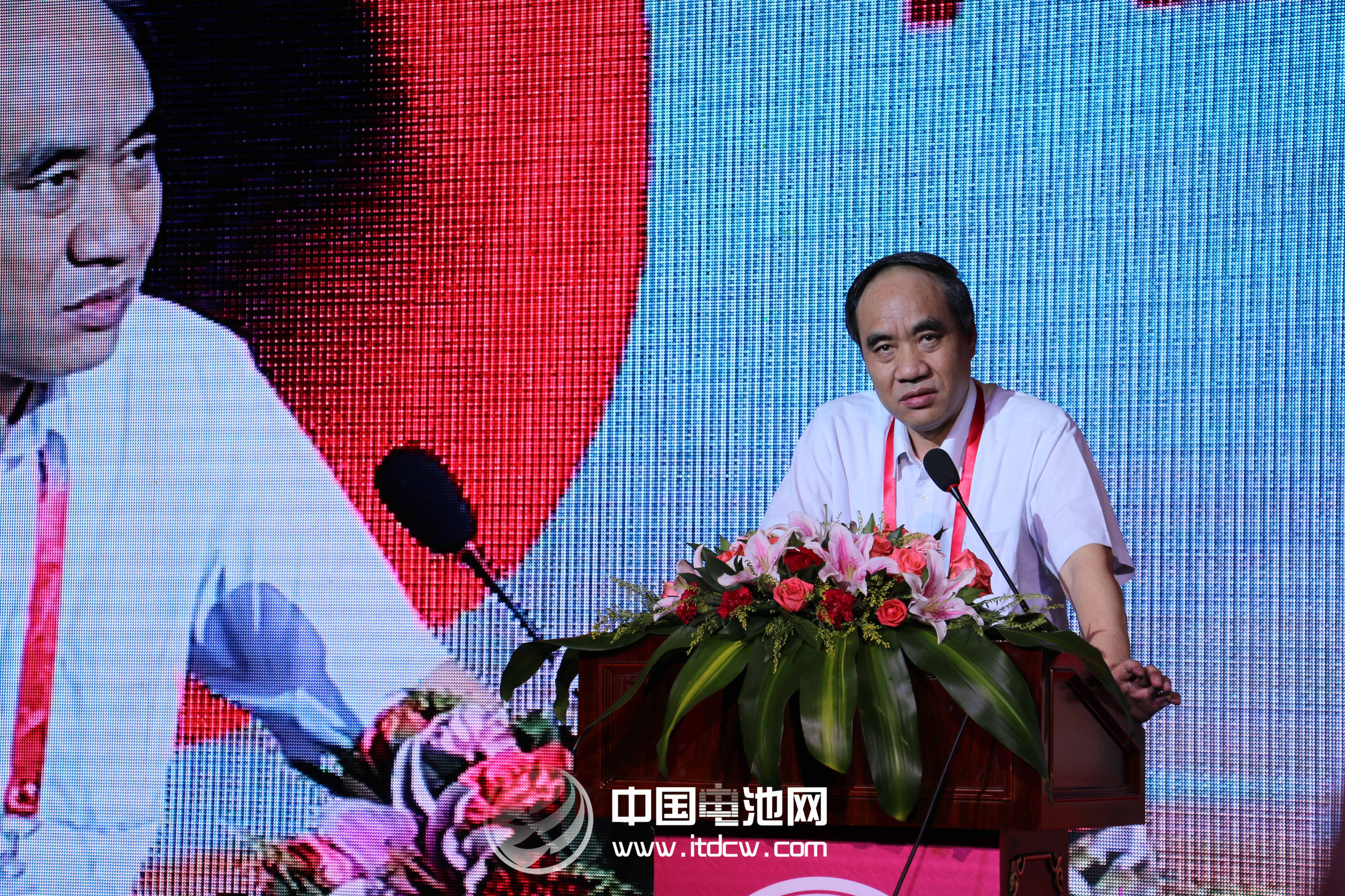 辜勝阻出席中國新能源汽車產(chǎn)業(yè)三基工程工作會議