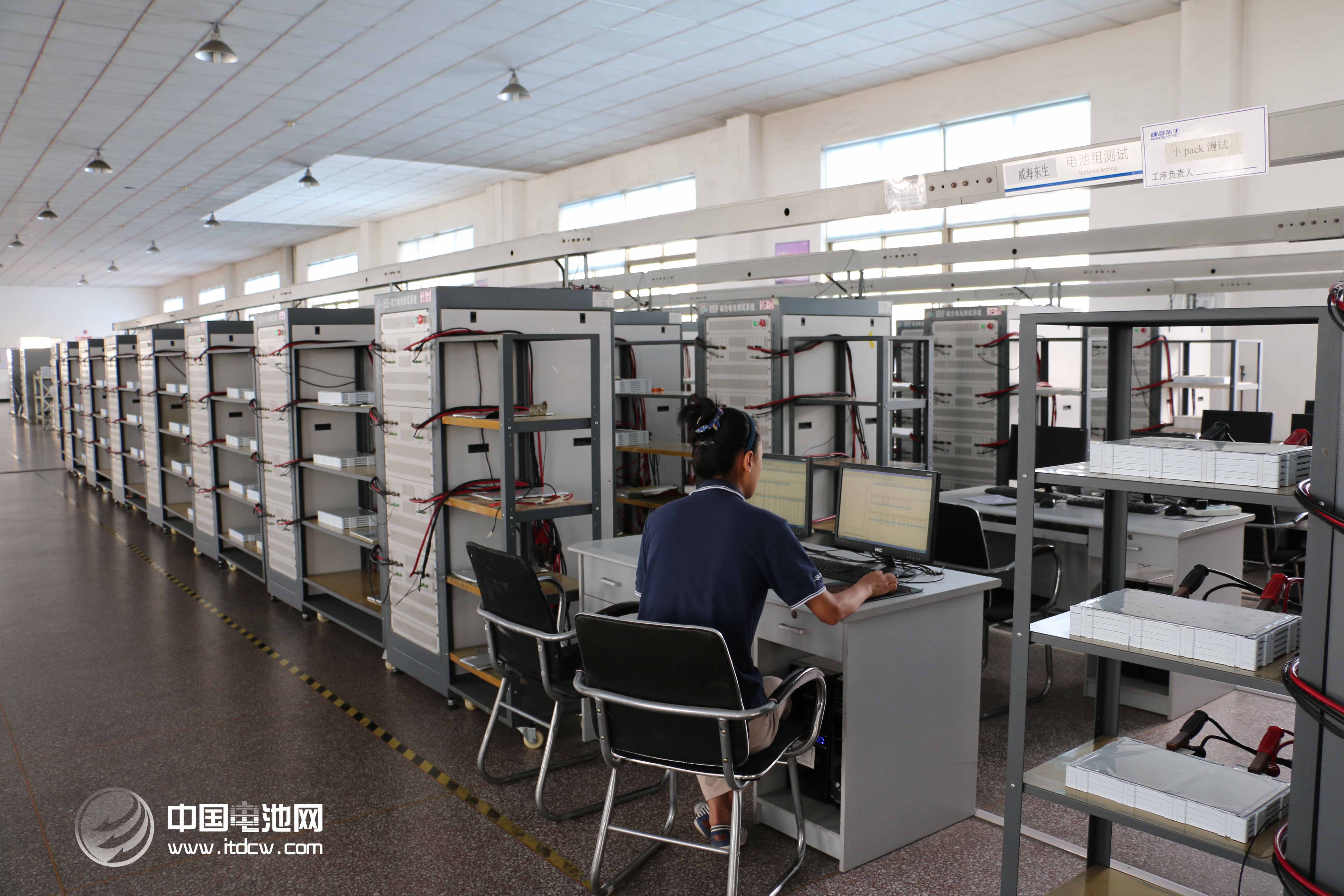 昂貴電池望而卻步 發(fā)展電池產(chǎn)業(yè)“強心”電動車