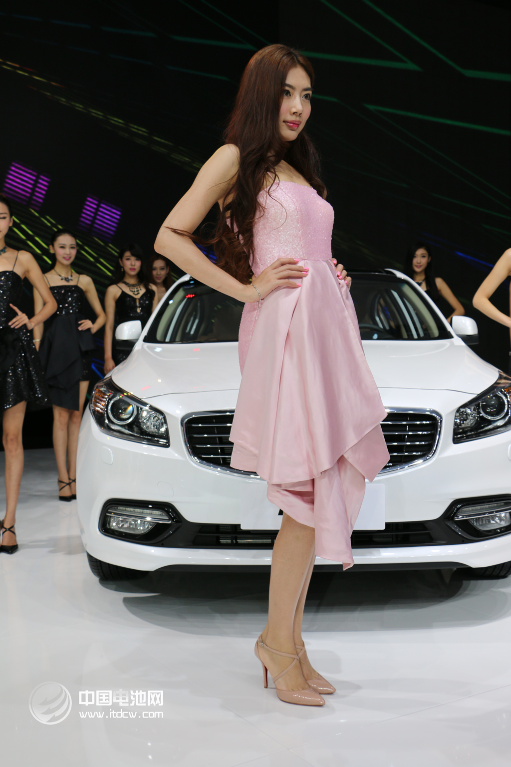 混動(dòng)車不能上新能源牌照引爭議