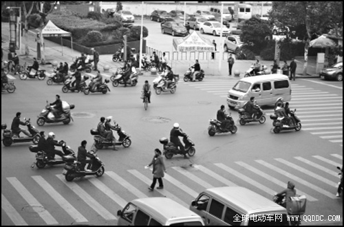 武漢逾百萬超標電動車將限行 催生20億市場