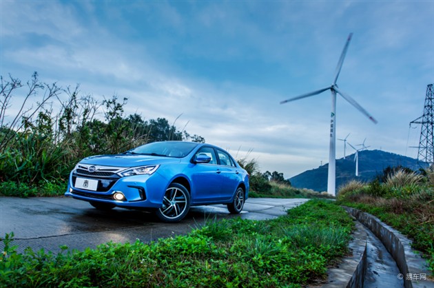 比亞迪書寫“中國創(chuàng)造”奇跡：從銷量冠軍到技術(shù)高手