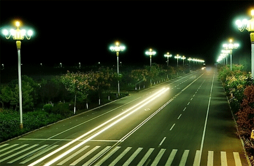 北京建路燈充電樁為電動汽車充電 慢充與快充結合