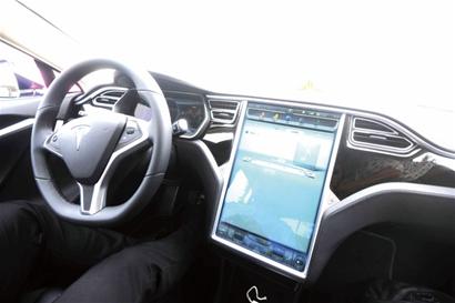 特斯拉跑車當婚車純電動車隊不排氣