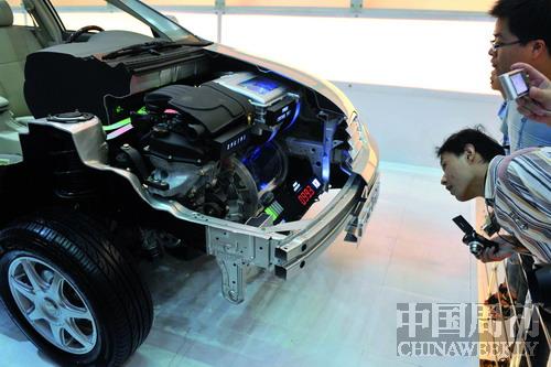 新能源車存在政策陷阱 專家建議“取消補貼” 新能源車存在政策陷阱 專家建議“取消補貼”