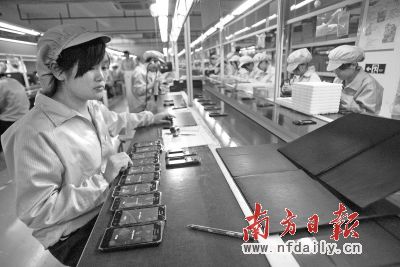 2013年東莞智能手機產量超2億臺 產值達1400億元