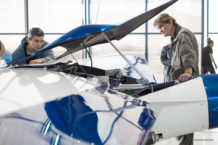 跳出電影  看看現(xiàn)實(shí)版“蝙蝠飛行戰(zhàn)車”的樣子