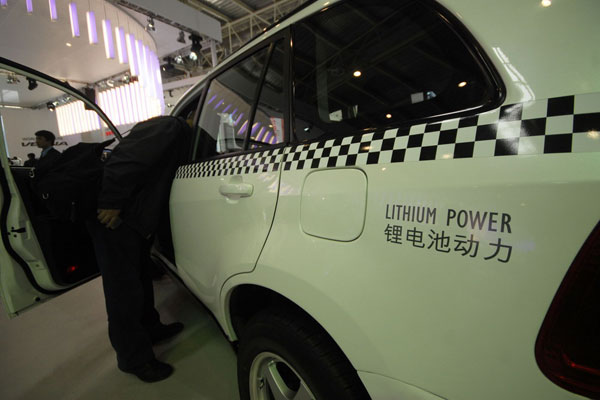 科技創新拉動鋰電需求井噴 資源龍頭打開成長空間