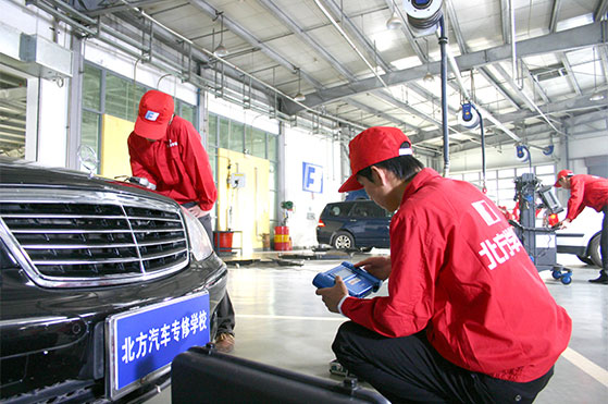 EV、PHEV路線之辯何時休？政府尚未明確答復