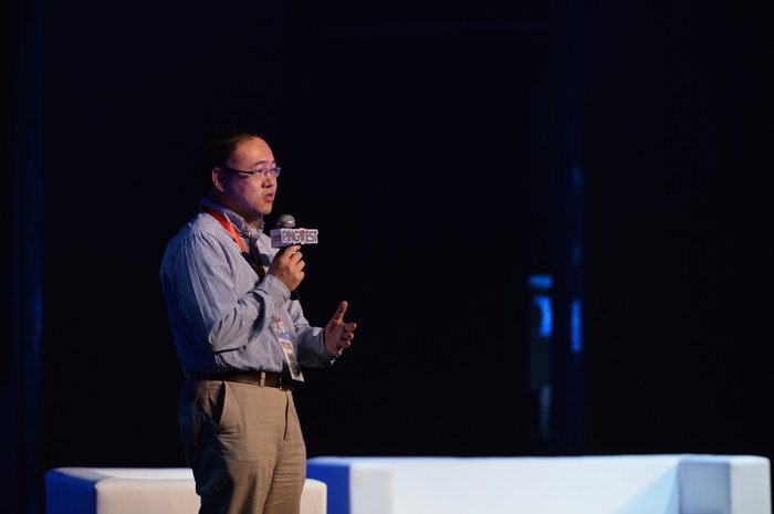 它是一部“Baidu”牌的智能單車。現在，百度給它的官方名稱是“DuBike”。